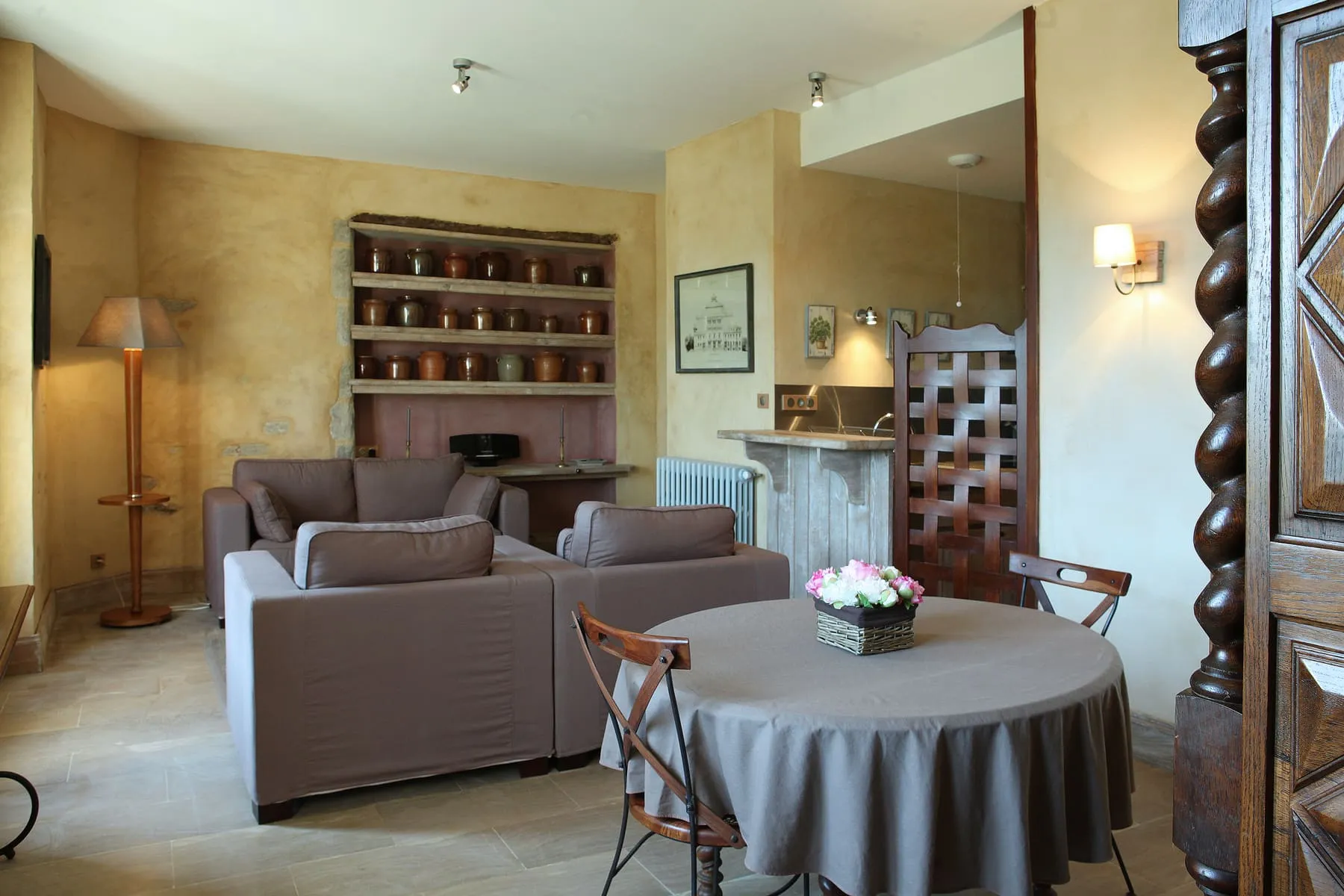 Salon, cuisine et chambre